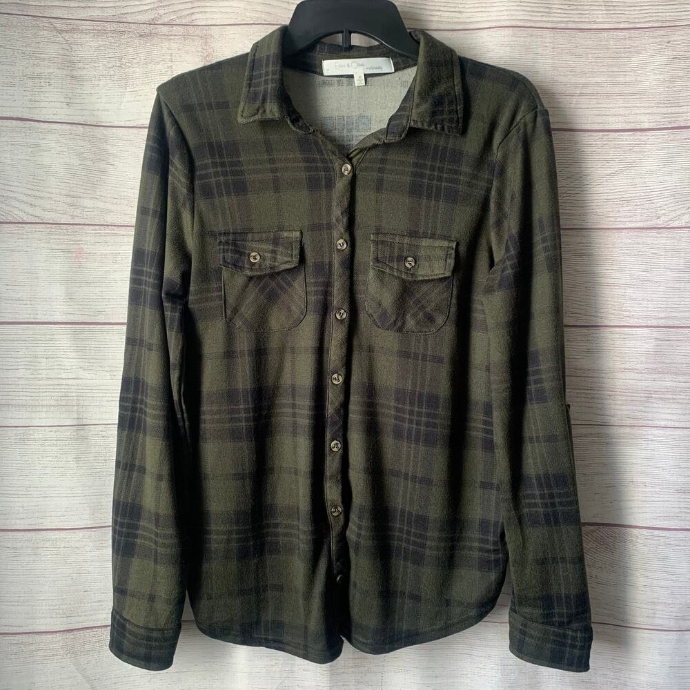 Eden & Olivia Maternity Plaid Button Up Shirt Olive Green Navy Pockets Medium